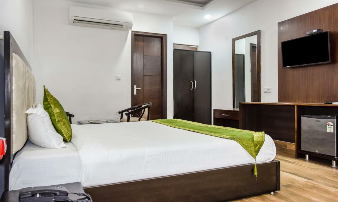 Hotel Treebo Red Petal Jalandhar Extérieur photo