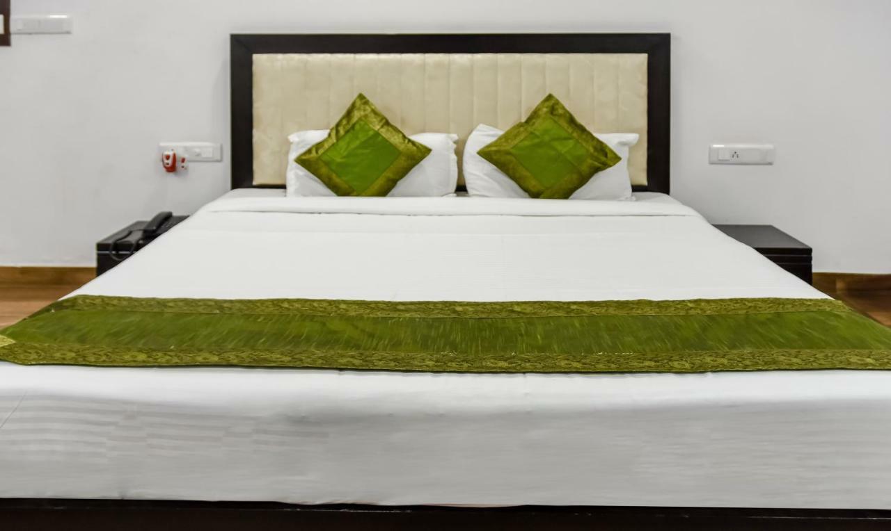 Hotel Treebo Red Petal Jalandhar Extérieur photo