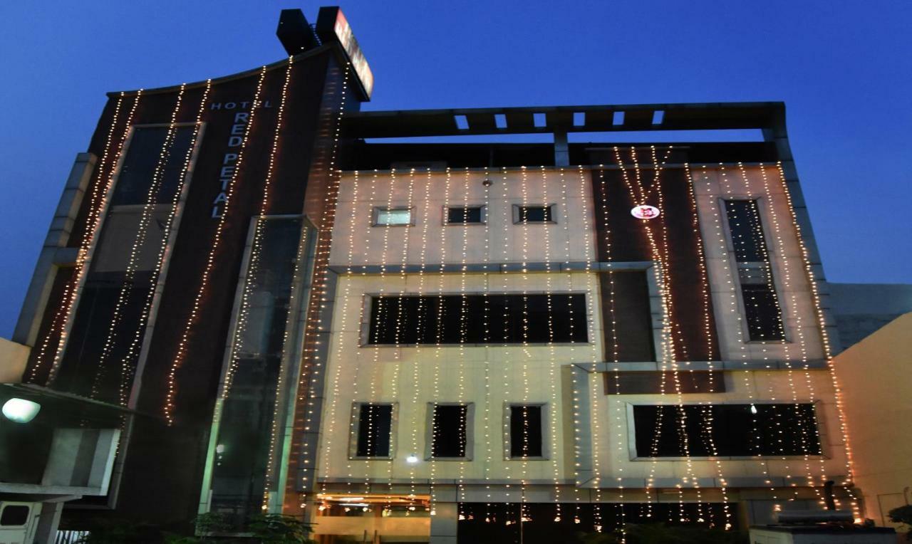 Hotel Treebo Red Petal Jalandhar Extérieur photo