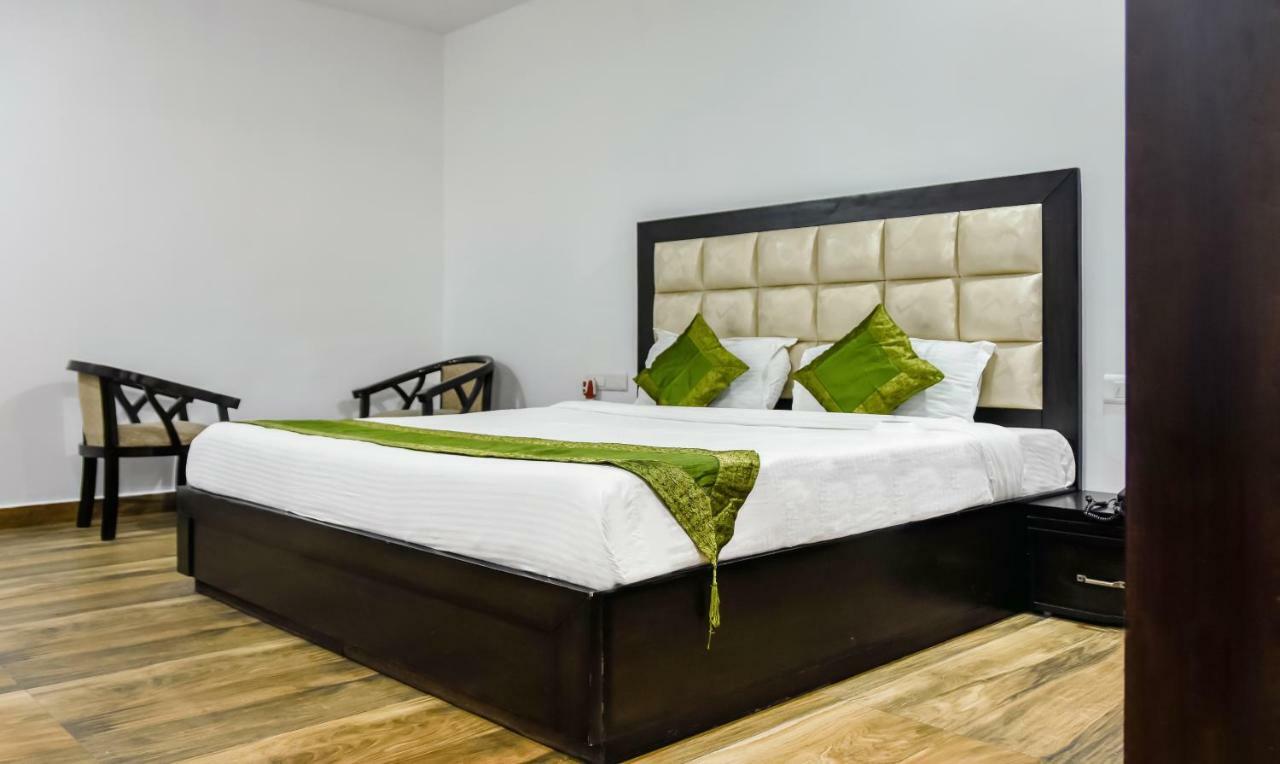 Hotel Treebo Red Petal Jalandhar Extérieur photo